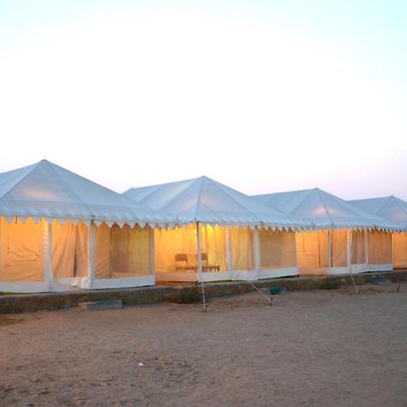 Kai Kabila Desert Camp Sam Luaran gambar
